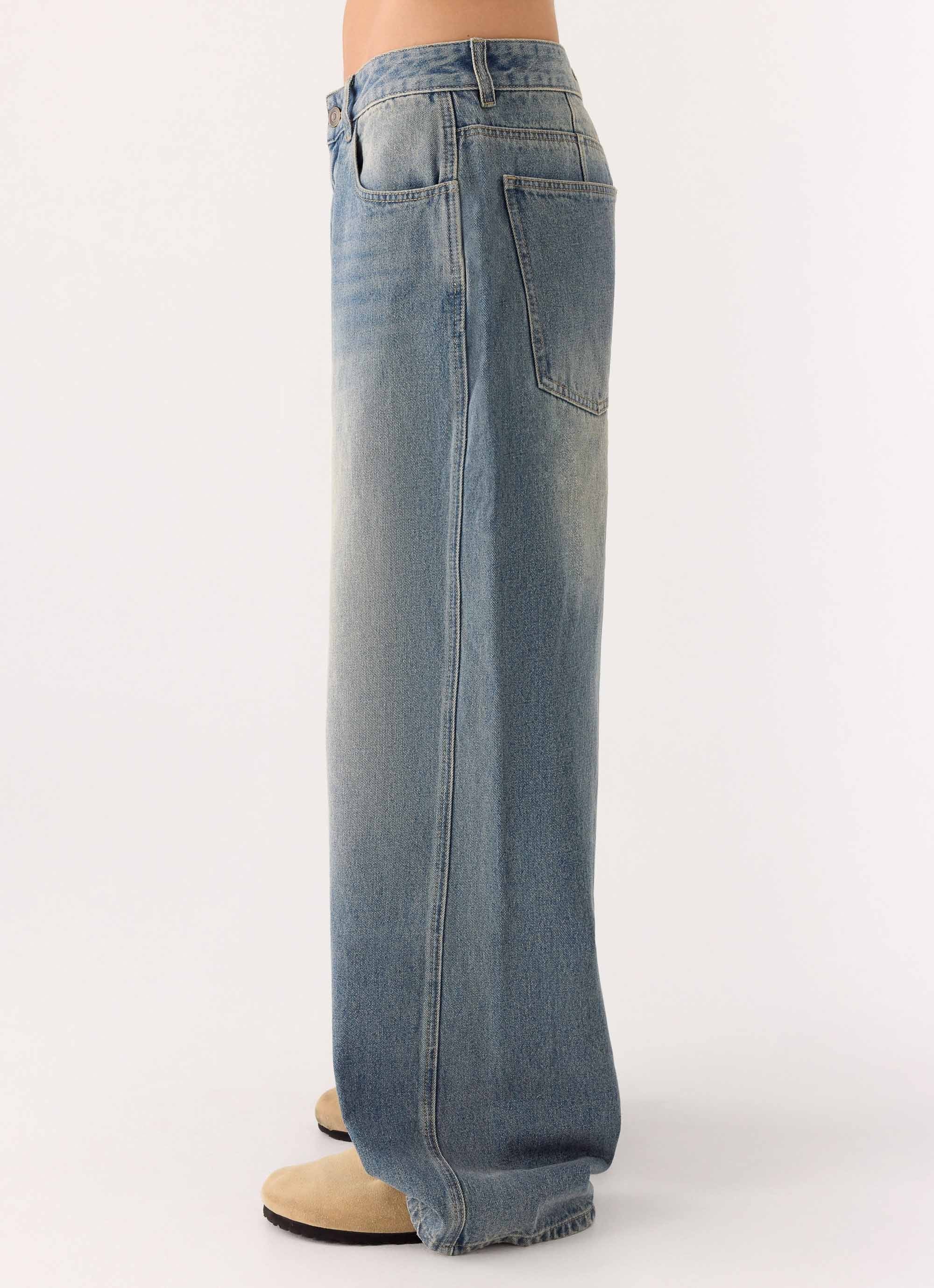 Waylon Low Rise Jeans - Mid Wash Blue
